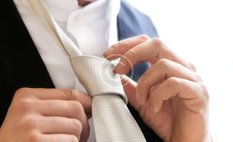 How to Properly Button Suit Jackets & Blazers.